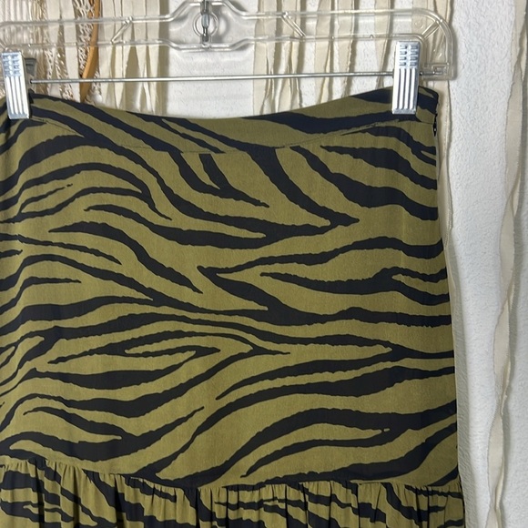Veronica Beard NWT Serence Maxi Skirt Size 2 in Olive Zebra - Picture 3 of 14